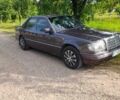 Фиолетовый Мерседес Е-Класс, объемом двигателя 3 л и пробегом 260 тыс. км за 2600 $, фото 1 на Automoto.ua