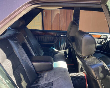 Фиолетовый Мерседес Е-Класс, объемом двигателя 2.3 л и пробегом 400 тыс. км за 2500 $, фото 12 на Automoto.ua