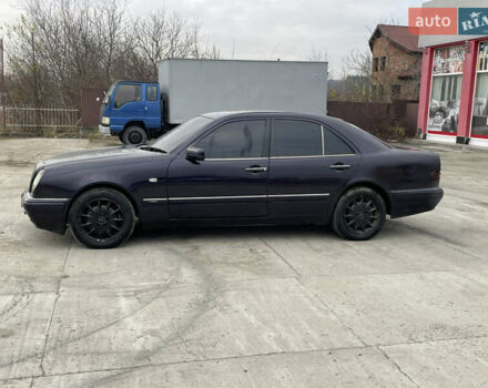 Фиолетовый Мерседес Е-Класс, объемом двигателя 2.8 л и пробегом 400 тыс. км за 2750 $, фото 4 на Automoto.ua