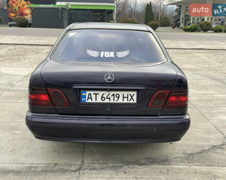 Фиолетовый Мерседес Е-Класс, объемом двигателя 2.8 л и пробегом 400 тыс. км за 2750 $, фото 6 на Automoto.ua