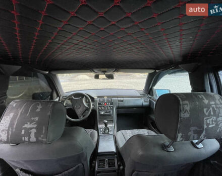 Фиолетовый Мерседес Е-Класс, объемом двигателя 2 л и пробегом 303 тыс. км за 2500 $, фото 9 на Automoto.ua