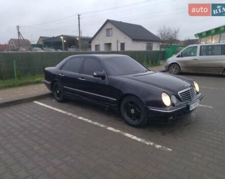 Фіолетовий Мерседес Е-Клас, об'ємом двигуна 3.2 л та пробігом 389 тис. км за 2999 $, фото 1 на Automoto.ua