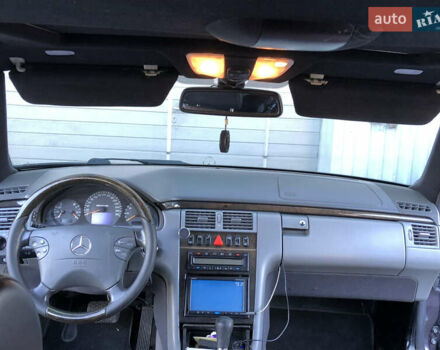 Фиолетовый Мерседес Е-Класс, объемом двигателя 4.27 л и пробегом 230 тыс. км за 4499 $, фото 3 на Automoto.ua