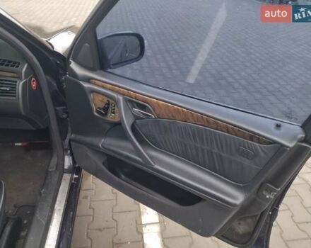 Фіолетовий Мерседес Е-Клас, об'ємом двигуна 3.2 л та пробігом 389 тис. км за 2999 $, фото 6 на Automoto.ua