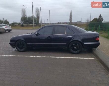 Фіолетовий Мерседес Е-Клас, об'ємом двигуна 3.2 л та пробігом 389 тис. км за 2999 $, фото 2 на Automoto.ua