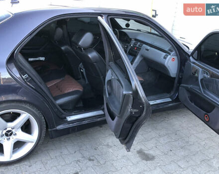 Фиолетовый Мерседес Е-Класс, объемом двигателя 4.27 л и пробегом 230 тыс. км за 4499 $, фото 2 на Automoto.ua