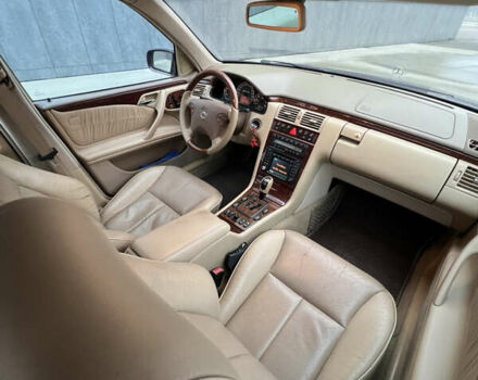 Фиолетовый Мерседес Е-Класс, объемом двигателя 4.97 л и пробегом 281 тыс. км за 7500 $, фото 27 на Automoto.ua