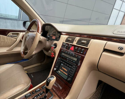 Фиолетовый Мерседес Е-Класс, объемом двигателя 4.97 л и пробегом 281 тыс. км за 7500 $, фото 32 на Automoto.ua