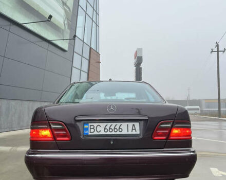 Фиолетовый Мерседес Е-Класс, объемом двигателя 4.97 л и пробегом 281 тыс. км за 7500 $, фото 5 на Automoto.ua