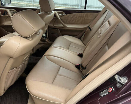 Фиолетовый Мерседес Е-Класс, объемом двигателя 4.97 л и пробегом 281 тыс. км за 7500 $, фото 22 на Automoto.ua