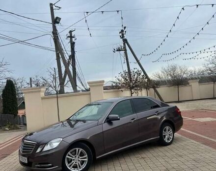 Фіолетовий Мерседес Е-Клас, об'ємом двигуна 2.1 л та пробігом 380 тис. км за 13000 $, фото 1 на Automoto.ua
