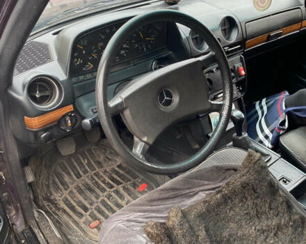 Фиолетовый Мерседес Е-Класс, объемом двигателя 2.5 л и пробегом 285 тыс. км за 3600 $, фото 6 на Automoto.ua