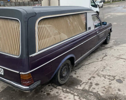 Фиолетовый Мерседес Е-Класс, объемом двигателя 2.5 л и пробегом 285 тыс. км за 3600 $, фото 3 на Automoto.ua