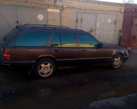 Фиолетовый Мерседес Е-Класс, объемом двигателя 2.8 л и пробегом 435 тыс. км за 3100 $, фото 7 на Automoto.ua