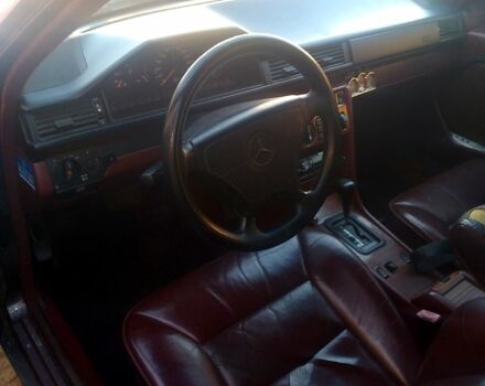 Фиолетовый Мерседес Е-Класс, объемом двигателя 2.8 л и пробегом 435 тыс. км за 3100 $, фото 2 на Automoto.ua