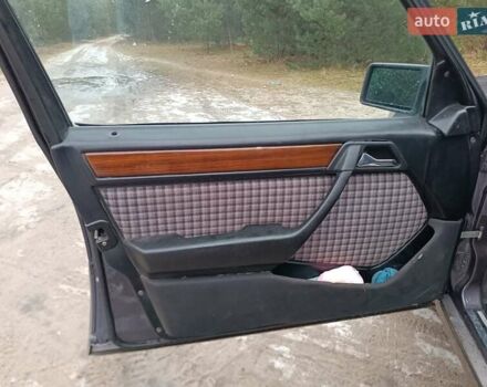 Фиолетовый Мерседес Е-Класс, объемом двигателя 2.2 л и пробегом 515 тыс. км за 2000 $, фото 12 на Automoto.ua