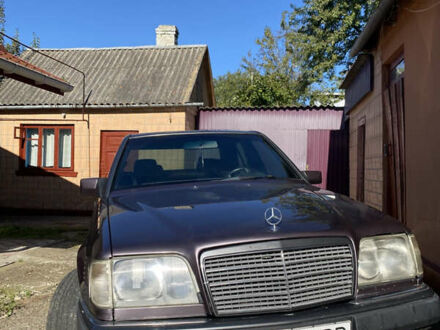 Фиолетовый Мерседес Е-Класс, объемом двигателя 2.3 л и пробегом 400 тыс. км за 2500 $, фото 1 на Automoto.ua