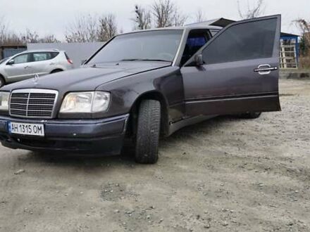 Мерседес Е-Класс 1994 в Харькове на Automoto.ua Фиолетовый Мерседес Е-Класс, объемом двигателя 2.8 л и пробегом 300 тыс. км за 3400 $, фото 1 на Automoto.ua