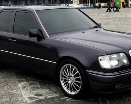 Фиолетовый Мерседес Е-Класс, объемом двигателя 4.2 л и пробегом 340 тыс. км за 12000 $, фото 1 на Automoto.ua