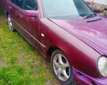 Мерседес Е-Класс 1996 в Емильчином на Automoto.ua Фиолетовый Мерседес Е-Класс, объемом двигателя 2.3 л и пробегом 260 тыс. км за 750 $, фото 1 на Automoto.ua