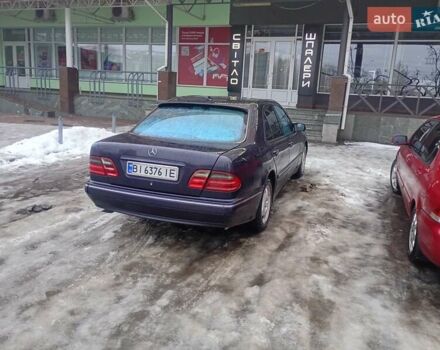 Фиолетовый Мерседес Е-Класс, объемом двигателя 2.8 л и пробегом 400 тыс. км за 3700 $, фото 1 на Automoto.ua