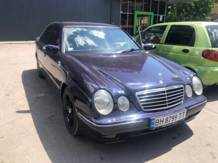 Фиолетовый Мерседес Е-Класс, объемом двигателя 2.6 л и пробегом 400 тыс. км за 3600 $, фото 1 на Automoto.ua