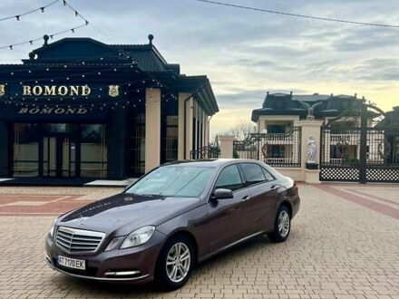 Фіолетовий Мерседес Е-Клас, об'ємом двигуна 2.1 л та пробігом 380 тис. км за 13000 $, фото 1 на Automoto.ua