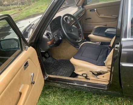 Коричневый Мерседес Е-Класс, объемом двигателя 3 л и пробегом 500 тыс. км за 2700 $, фото 4 на Automoto.ua