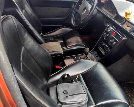 Коричневый Мерседес Е-Класс, объемом двигателя 2.3 л и пробегом 550 тыс. км за 1350 $, фото 4 на Automoto.ua