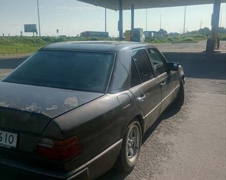 Коричневый Мерседес Е-Класс, объемом двигателя 2.3 л и пробегом 310 тыс. км за 1850 $, фото 1 на Automoto.ua