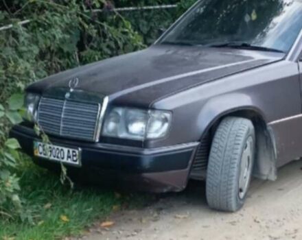 Коричневий Мерседес Е-Клас, об'ємом двигуна 2 л та пробігом 300 тис. км за 2400 $, фото 1 на Automoto.ua