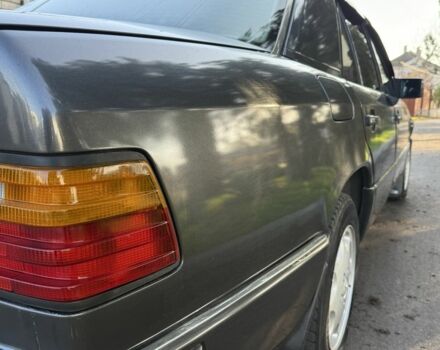 Коричневый Мерседес Е-Класс, объемом двигателя 2.6 л и пробегом 260 тыс. км за 2000 $, фото 7 на Automoto.ua