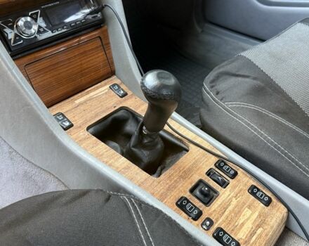 Коричневый Мерседес Е-Класс, объемом двигателя 2.6 л и пробегом 260 тыс. км за 2000 $, фото 15 на Automoto.ua