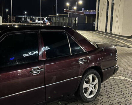 Коричневый Мерседес Е-Класс, объемом двигателя 2 л и пробегом 500 тыс. км за 2500 $, фото 1 на Automoto.ua