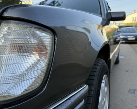 Коричневый Мерседес Е-Класс, объемом двигателя 2.6 л и пробегом 260 тыс. км за 2000 $, фото 4 на Automoto.ua