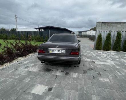 Коричневий Мерседес Е-Клас, об'ємом двигуна 2 л та пробігом 389 тис. км за 2700 $, фото 8 на Automoto.ua