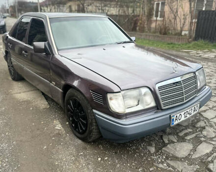 Коричневый Мерседес Е-Класс, объемом двигателя 3 л и пробегом 412 тыс. км за 2300 $, фото 3 на Automoto.ua