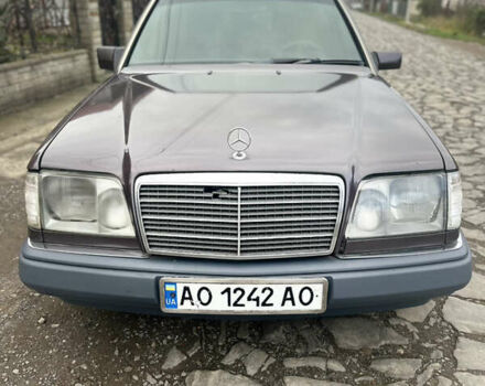 Коричневый Мерседес Е-Класс, объемом двигателя 3 л и пробегом 412 тыс. км за 2300 $, фото 2 на Automoto.ua