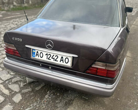 Коричневый Мерседес Е-Класс, объемом двигателя 3 л и пробегом 412 тыс. км за 2300 $, фото 4 на Automoto.ua