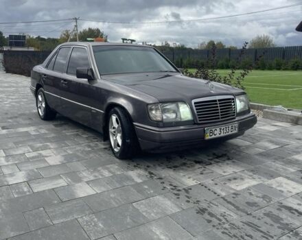 Коричневий Мерседес Е-Клас, об'ємом двигуна 2 л та пробігом 389 тис. км за 2700 $, фото 5 на Automoto.ua