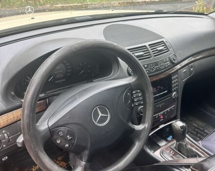 Мерседес Е-Клас 2005 у Ужгороді на Automoto.ua Коричневий Мерседес Е-Клас, об'ємом двигуна 2.2 л та пробігом 430 тис. км за 2900 $, фото 3 на Automoto.ua