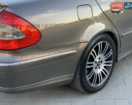 Коричневый Мерседес Е-Класс, объемом двигателя 3 л и пробегом 330 тыс. км за 9100 $, фото 45 на Automoto.ua