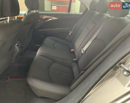 Коричневый Мерседес Е-Класс, объемом двигателя 3 л и пробегом 330 тыс. км за 9100 $, фото 63 на Automoto.ua