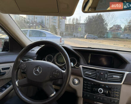 Мерседес Е-Класс 2010 в Львове на Automoto.ua Коричневый Мерседес Е-Класс, объемом двигателя 3.5 л и пробегом 130 тыс. км за 17500 $, фото 22 на Automoto.ua