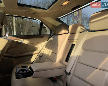 Мерседес Е-Класс 2010 в Львове на Automoto.ua Коричневый Мерседес Е-Класс, объемом двигателя 3.5 л и пробегом 130 тыс. км за 17500 $, фото 13 на Automoto.ua