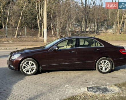 Мерседес Е-Класс 2010 в Львове на Automoto.ua Коричневый Мерседес Е-Класс, объемом двигателя 3.5 л и пробегом 130 тыс. км за 17500 $, фото 5 на Automoto.ua