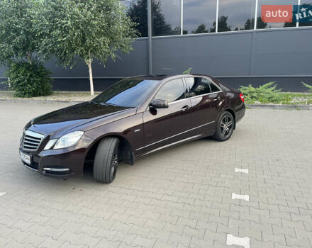 Коричневый Мерседес Е-Класс, объемом двигателя 2.2 л и пробегом 240 тыс. км за 12200 $, фото 18 на Automoto.ua