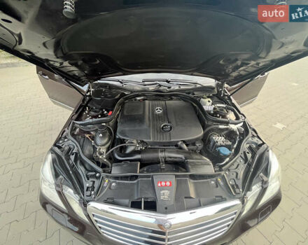 Коричневый Мерседес Е-Класс, объемом двигателя 2.2 л и пробегом 240 тыс. км за 12200 $, фото 6 на Automoto.ua