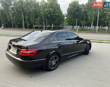 Коричневый Мерседес Е-Класс, объемом двигателя 2.2 л и пробегом 240 тыс. км за 12200 $, фото 21 на Automoto.ua