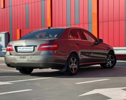 Коричневый Мерседес Е-Класс, объемом двигателя 2.2 л и пробегом 227 тыс. км за 15499 $, фото 6 на Automoto.ua